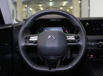 DS Automobiles - DS4