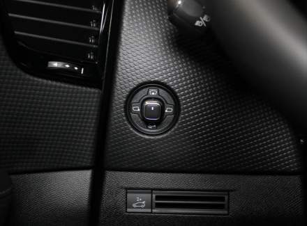 DS Automobiles - DS4