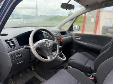 Toyota - Corolla Verso