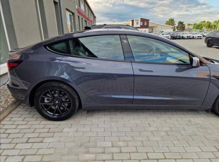 Tesla - Model 3