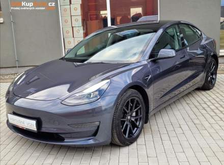 Tesla - Model 3