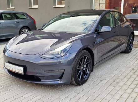 Tesla - Model 3