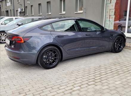 Tesla - Model 3