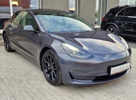 Tesla - Model 3