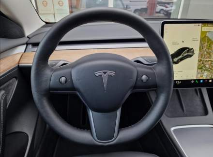 Tesla - Model 3