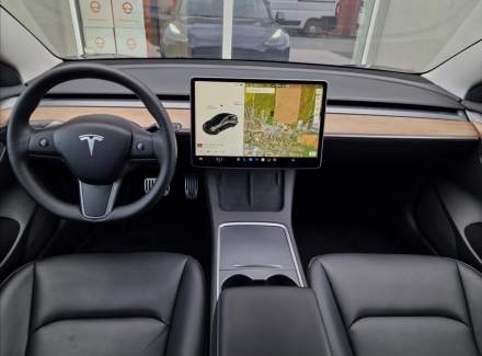 Tesla - Model 3