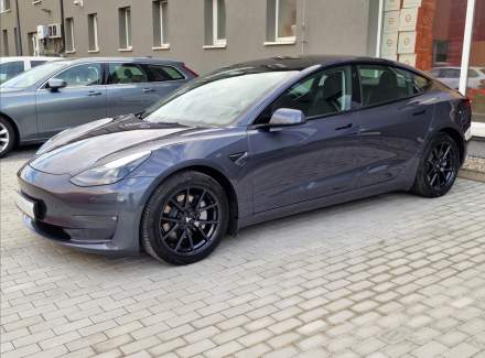 Tesla - Model 3