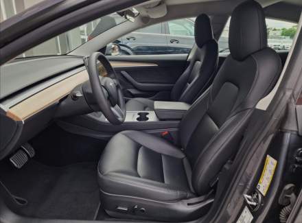 Tesla - Model 3
