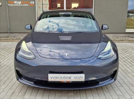 Tesla - Model 3
