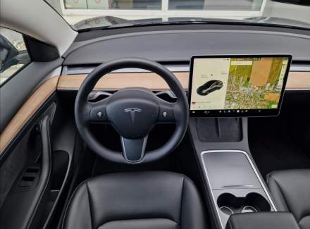 Tesla - Model 3