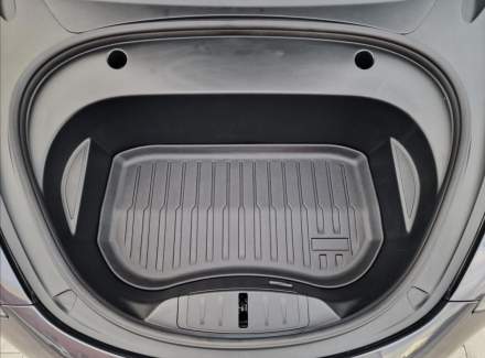 Tesla - Model 3