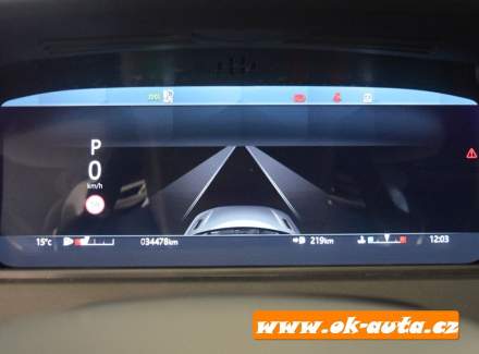 Land Rover - Range Rover Velar