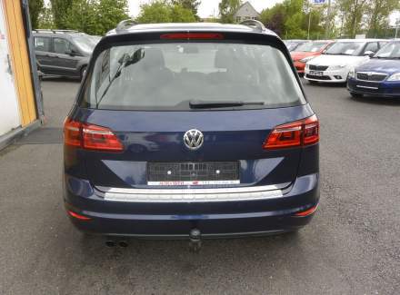 Volkswagen - Golf
