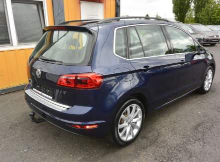 Volkswagen - Golf