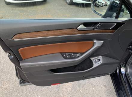 Volkswagen - Passat