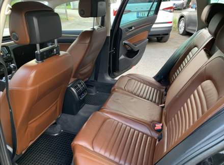 Volkswagen - Passat