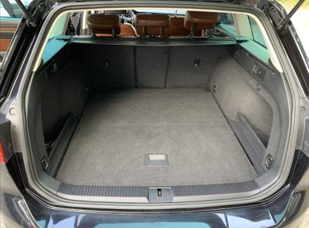 Volkswagen - Passat