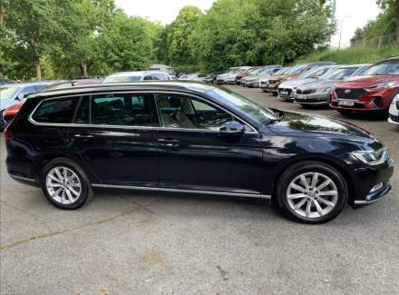 Volkswagen - Passat