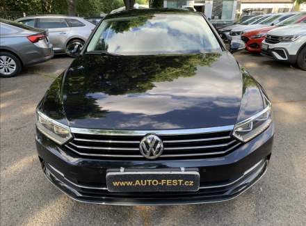 Volkswagen - Passat