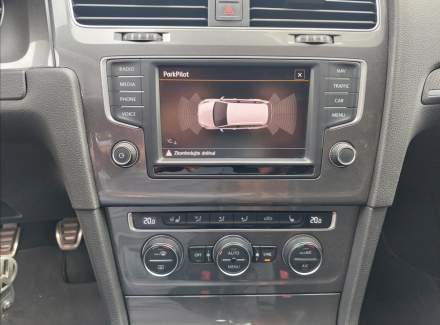 Volkswagen - Golf