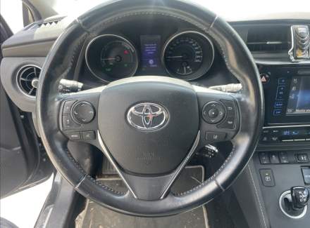 Toyota - Auris