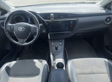 Toyota - Auris
