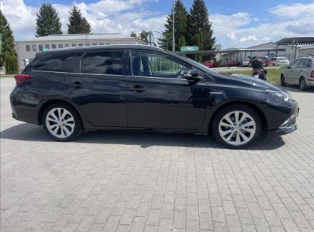 Toyota - Auris