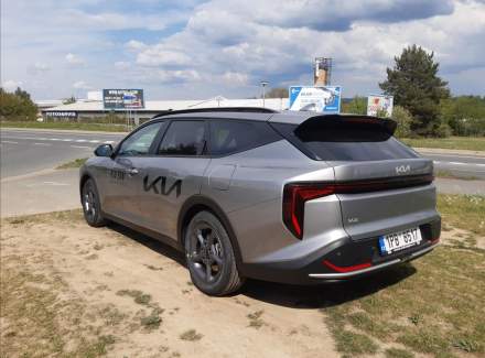Kia - K4