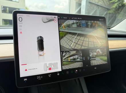 Tesla - Model 3
