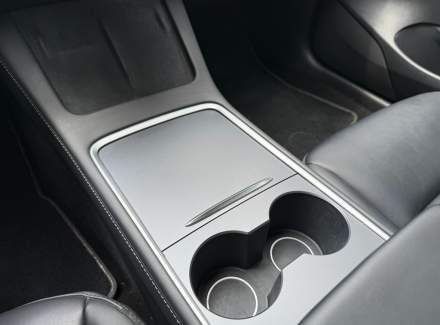 Tesla - Model 3