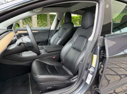 Tesla - Model 3