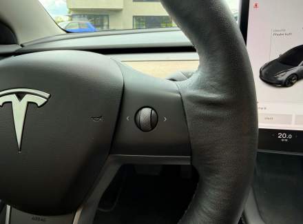 Tesla - Model 3