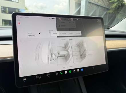 Tesla - Model 3