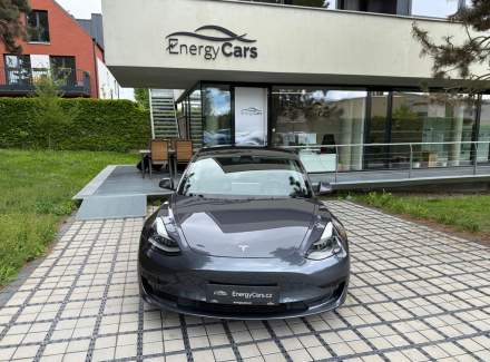 Tesla - Model 3