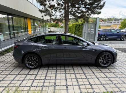 Tesla - Model 3