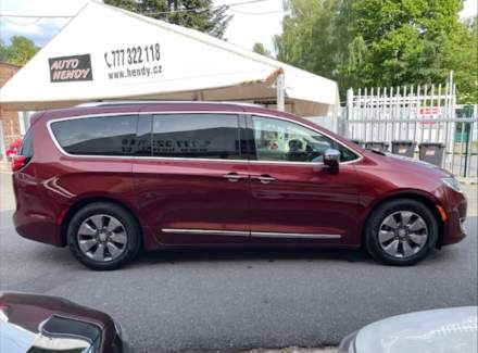 Chrysler - Pacifica