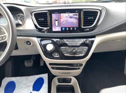 Chrysler - Pacifica