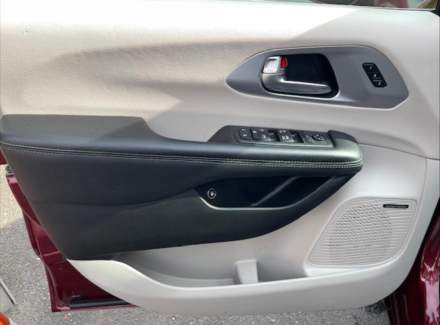 Chrysler - Pacifica