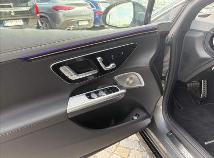 Mercedes-Benz - EQE