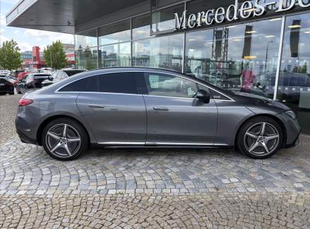 Mercedes-Benz - EQE