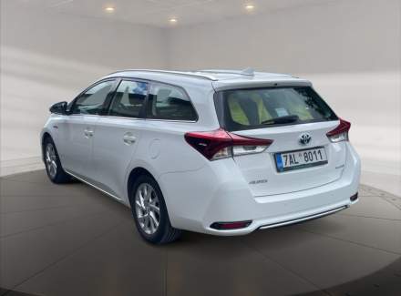 Toyota - Auris