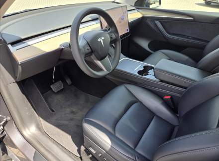 Tesla - Model Y