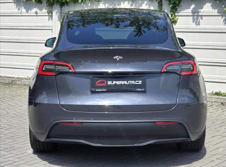 Tesla - Model Y