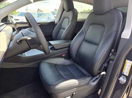 Tesla - Model Y