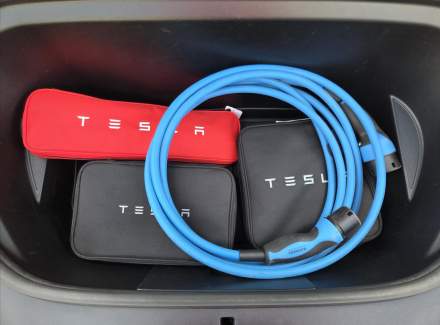 Tesla - Model Y