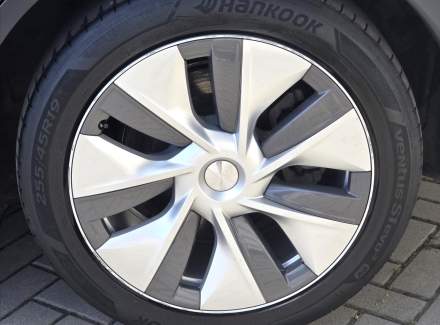 Tesla - Model Y