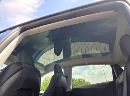 Tesla - Model Y
