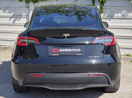Tesla - Model Y
