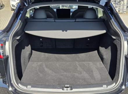 Tesla - Model Y
