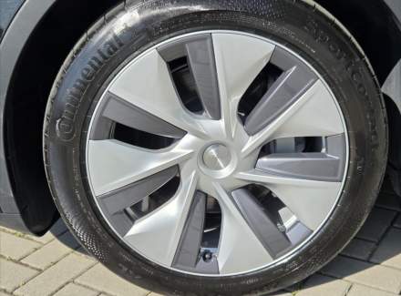 Tesla - Model Y